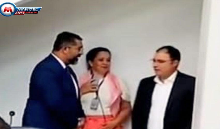 25e55e4c-6f93-45c5-a9ec-cfba5b1b93bf