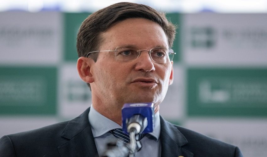 Nessa segunda (09) o Presidente Jair Bolsonaro vai até a Câmara dos Deputados, para entregar Medida Provisória do Auxílio Brasil, novo modelo do Bolsa Família. A MP será entregue ao Presidente da Câmara, Arthur Lira (PP-AL). Na foto, Ministro da Cidadania, João Roma (Republicanos-BA).